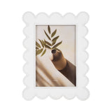 Photo Frame - Resin with Decorative Scalloped Edge: White / 4x6