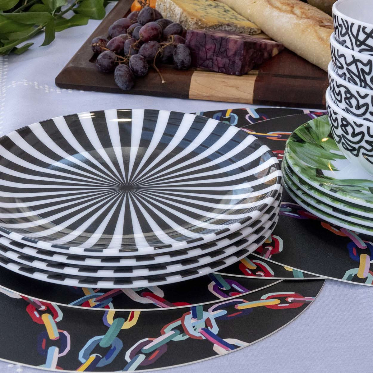 Black & White Starburst Melamine Dinner Plates, Set of 4