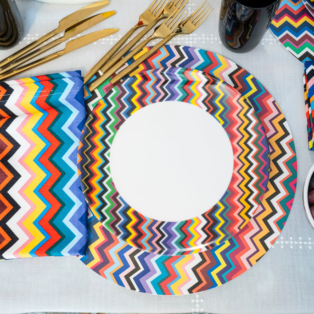 Multicolor Zigzag Melamine Dinner Plates, Set of 4