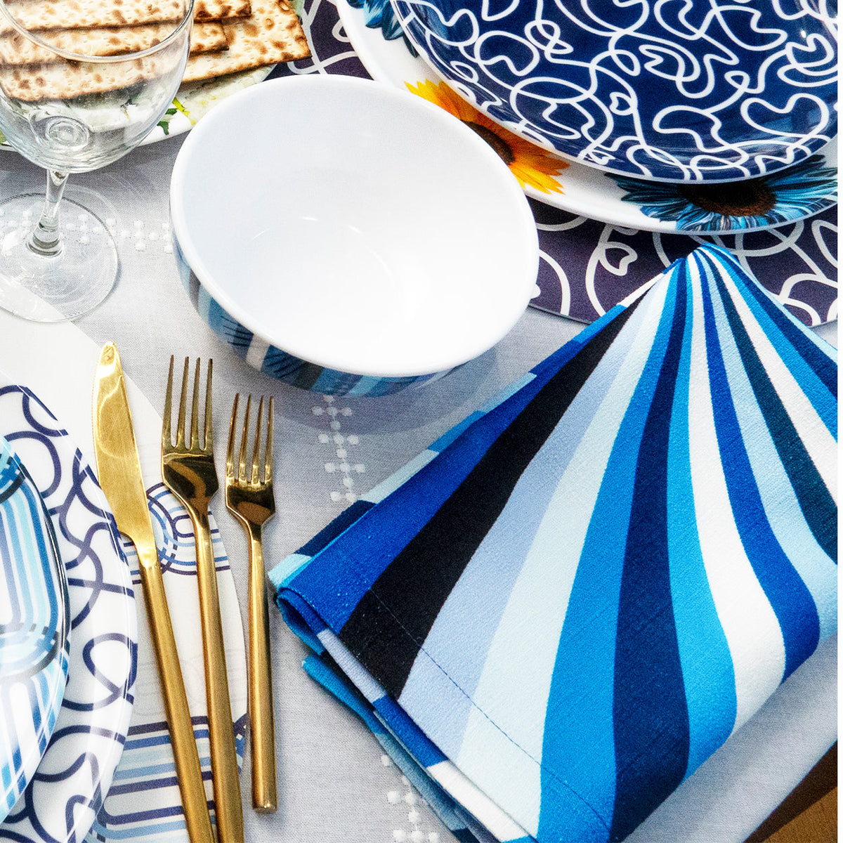 Blue Link Starburst Faux Linen Napkins, Set of 4
