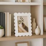 Photo Frame - Resin with Decorative Scalloped Edge: White / 4x6