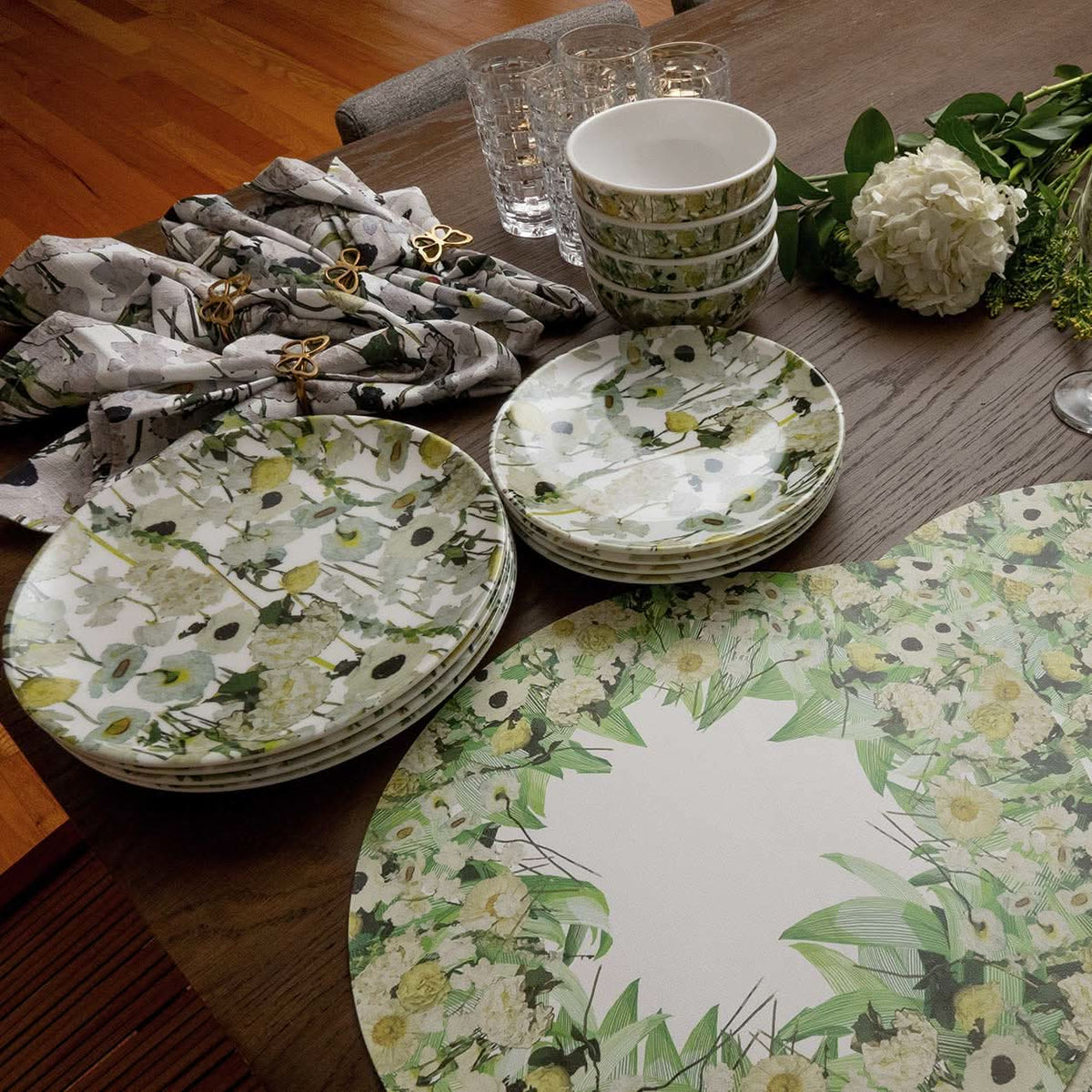 Pura Vida x Cream Floral Garden Vinyl Placemats, Set of 4