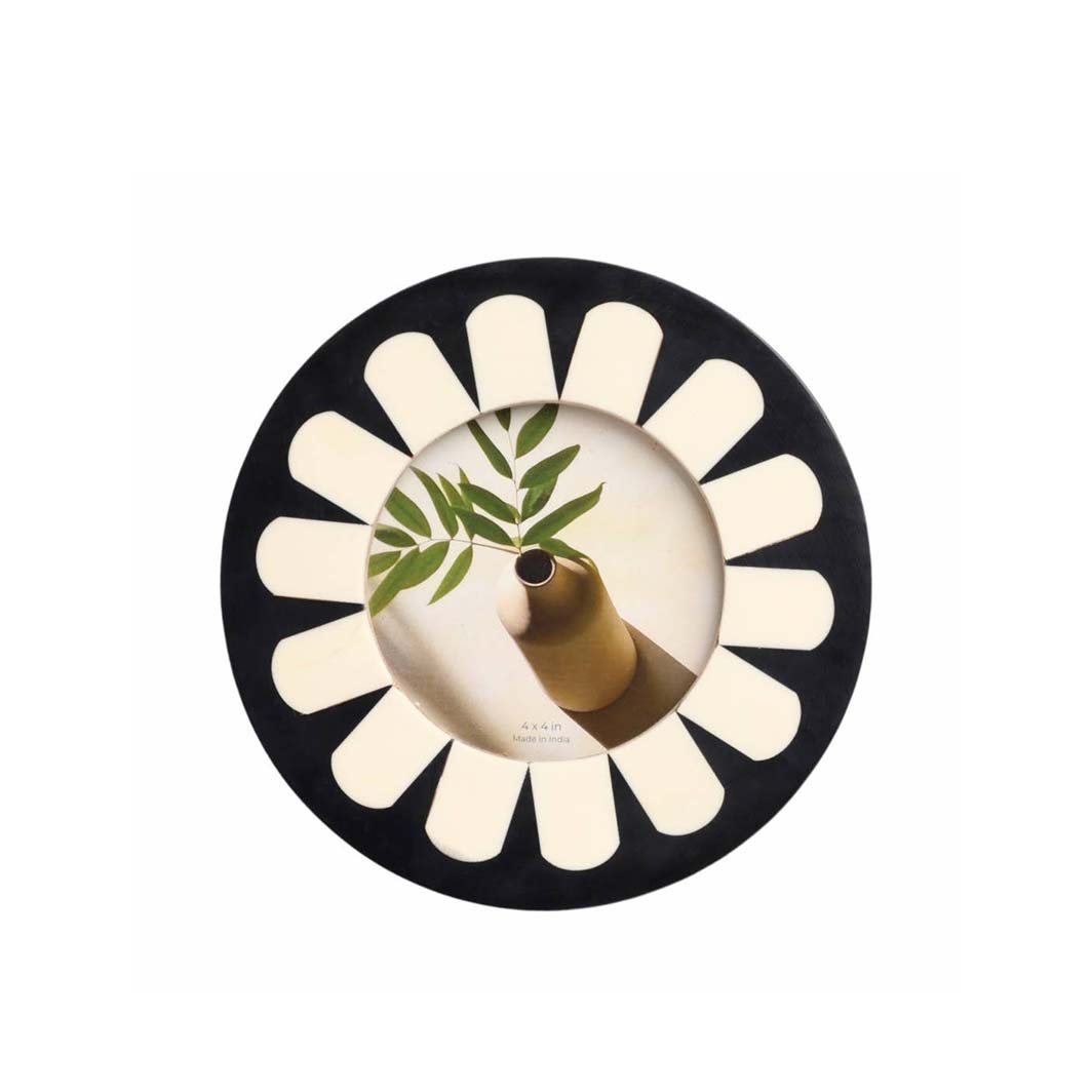 Black and Ivory Flower Round Picture Frame