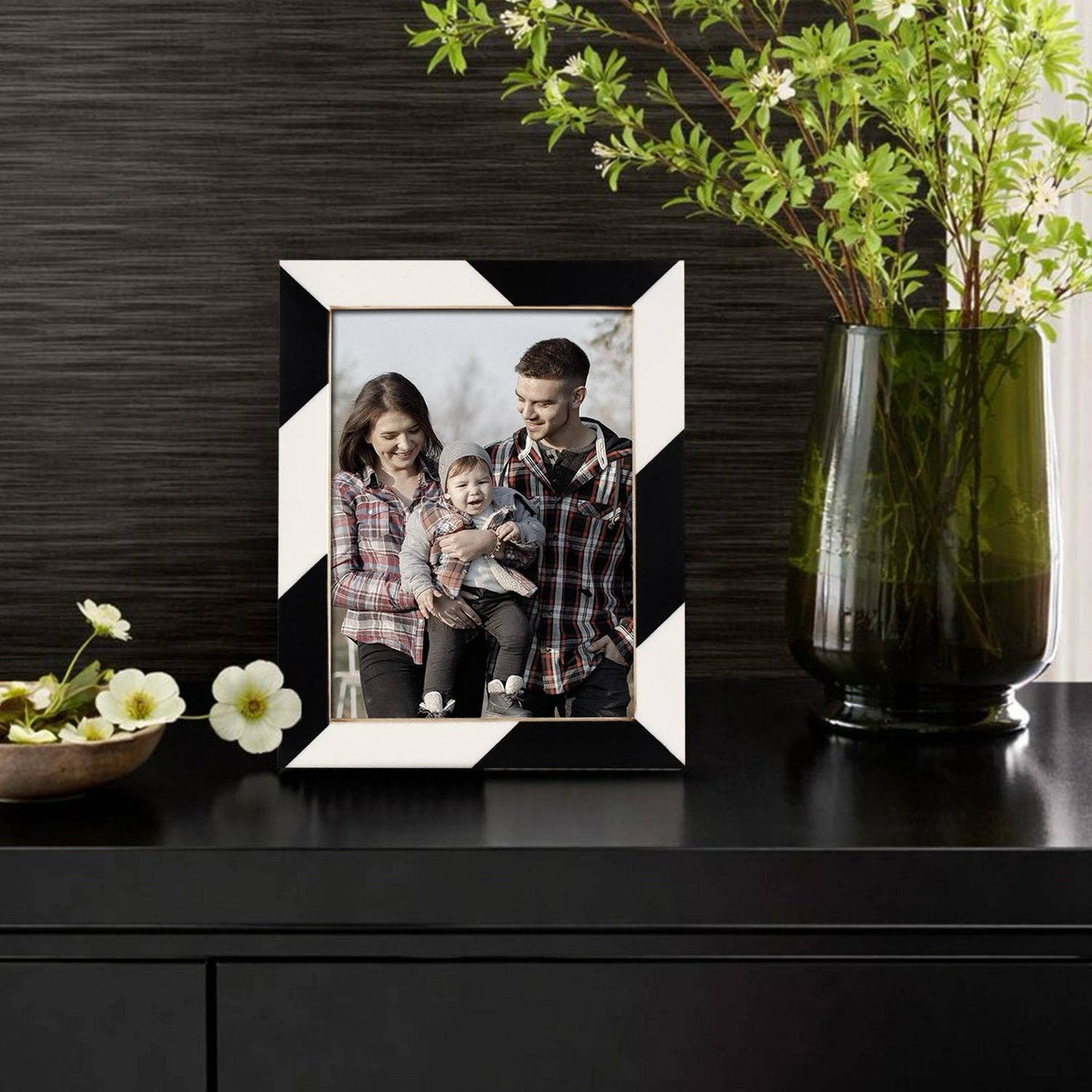 Black and White Resin Inlay Frame, 8x10