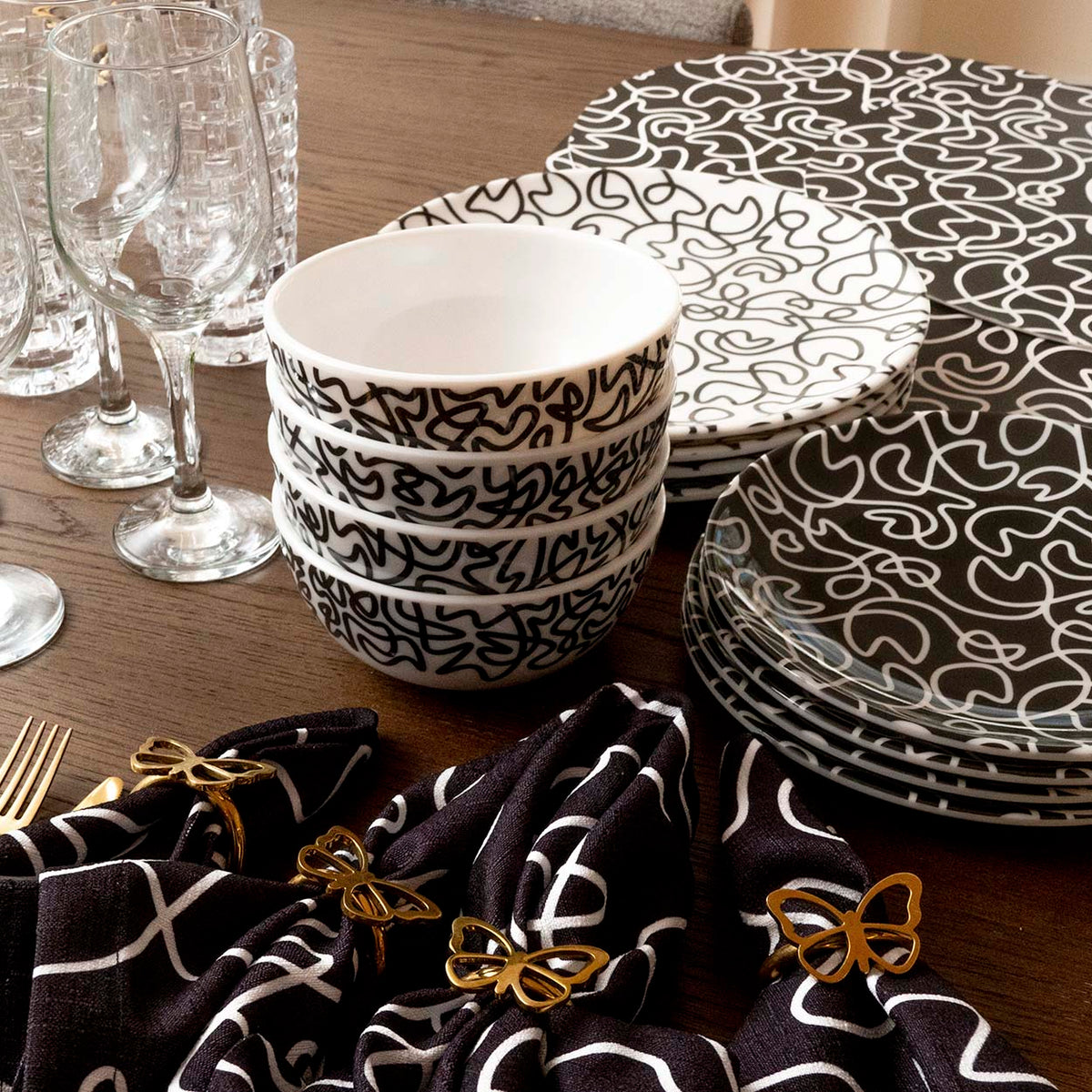 Black & White Squiggly Melamine Hostess Set, 20-Piece (Service for 4)