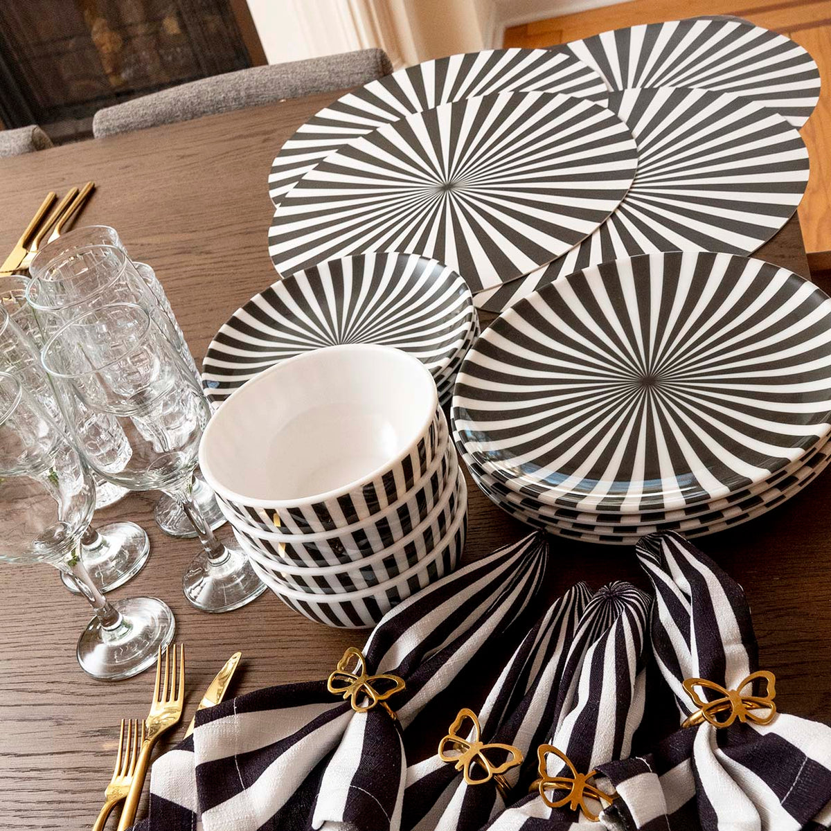 Black & White Starburst Melamine Hostess Set, 20-Piece (Service for 4)
