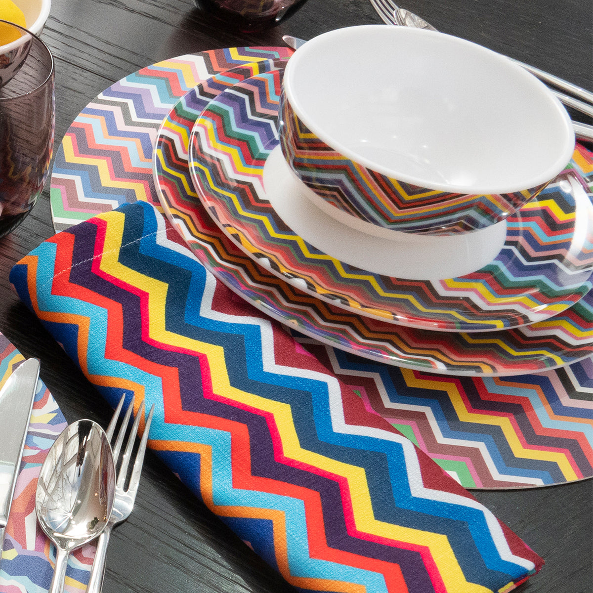 Multicolor Zigzag Melamine Hostess Set, 20-Piece (Service for 4)