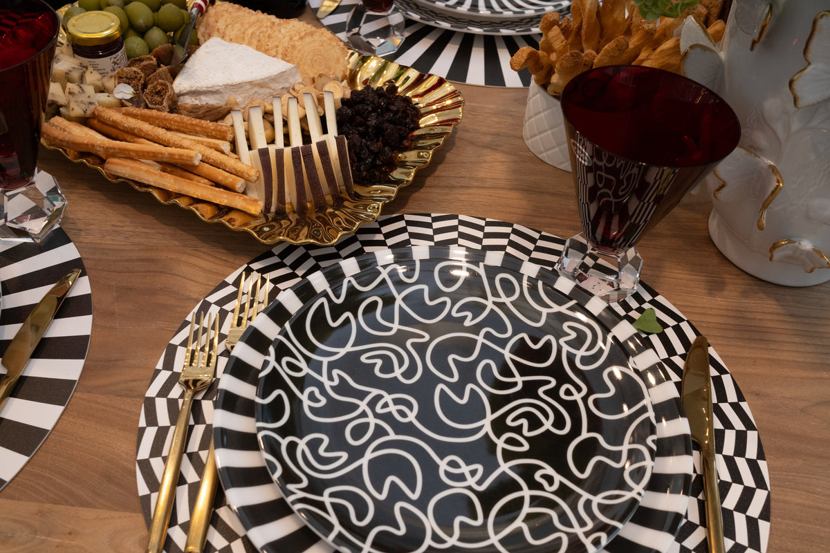 HOLIDAY TABLE