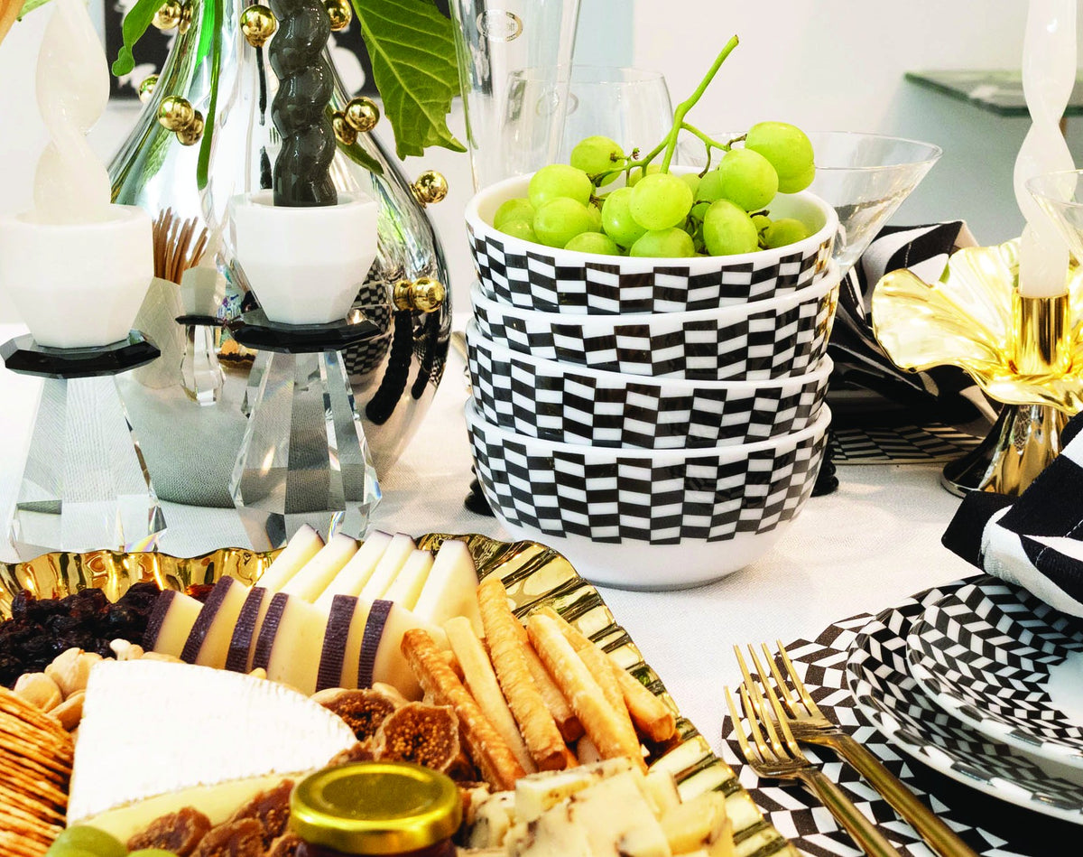 HOLIDAY TABLE