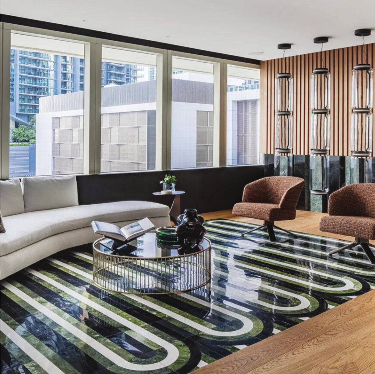 Casacor Miami lounge with green arc tile floor