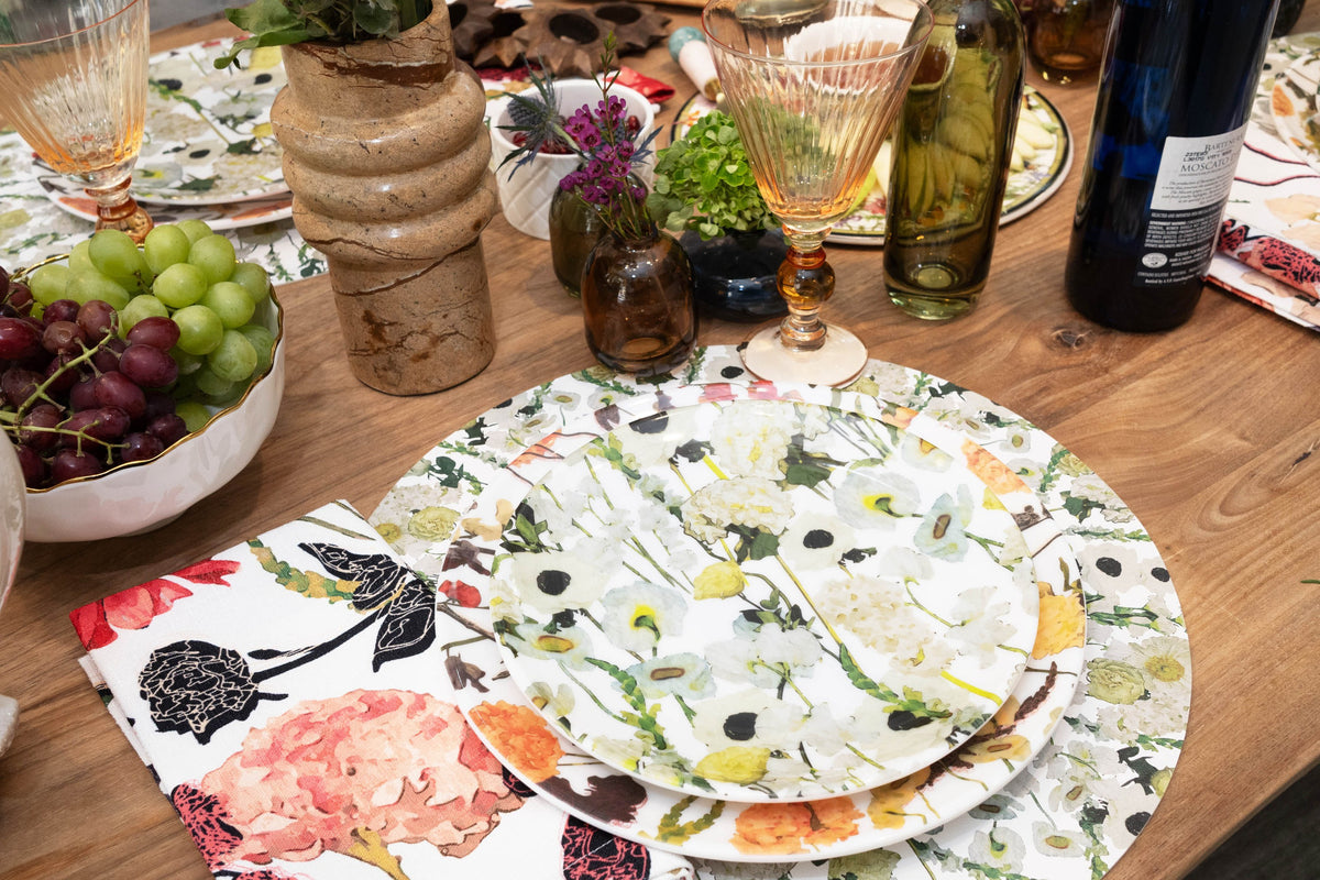 HOLIDAY TABLE
