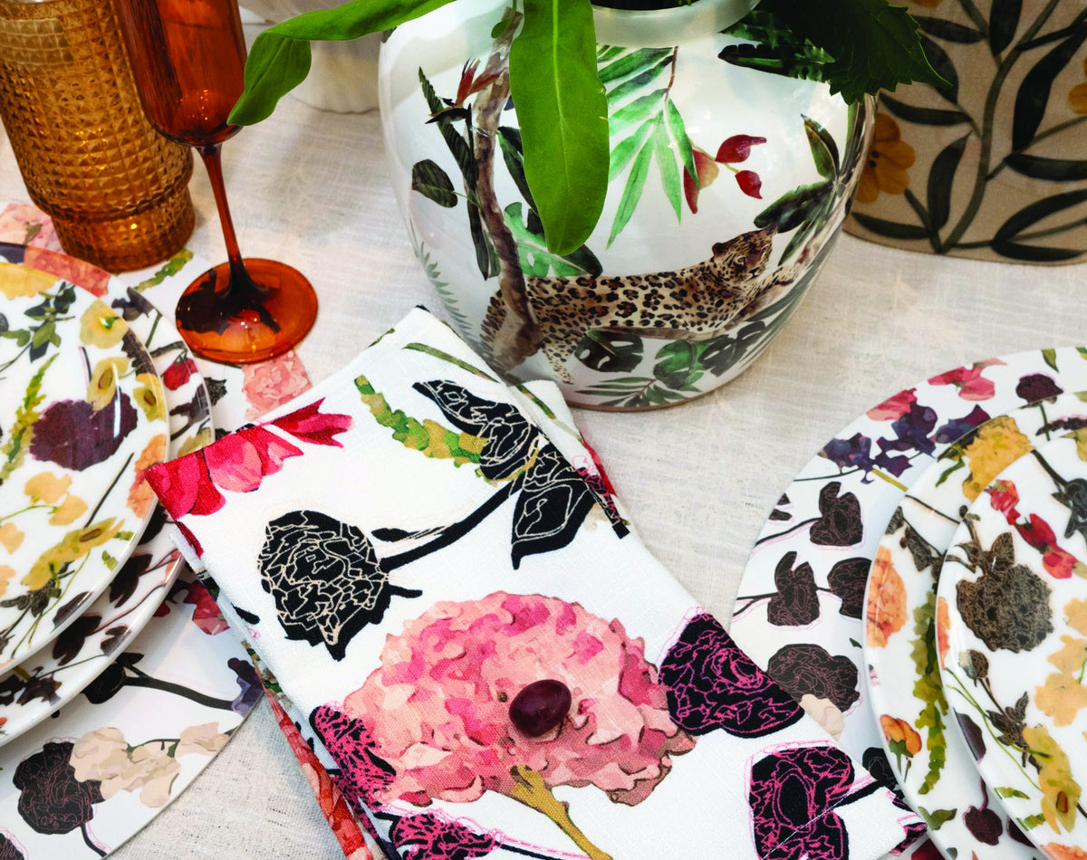 HOLIDAY TABLE